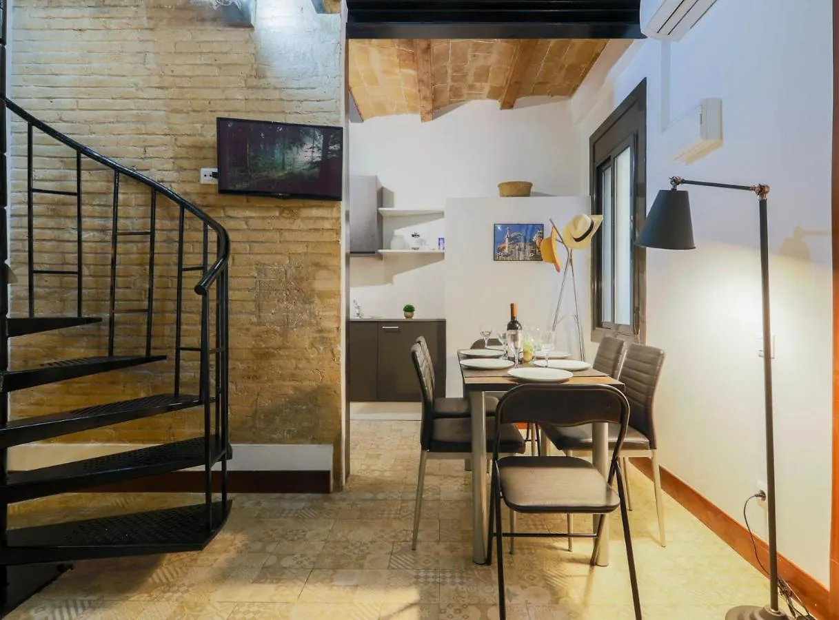 New Listing Duplex Near The Beach Barceloneta 巴塞罗那